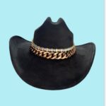 Sombrero Vaquero estilo americano de gamuza en color negro con cadena dorada